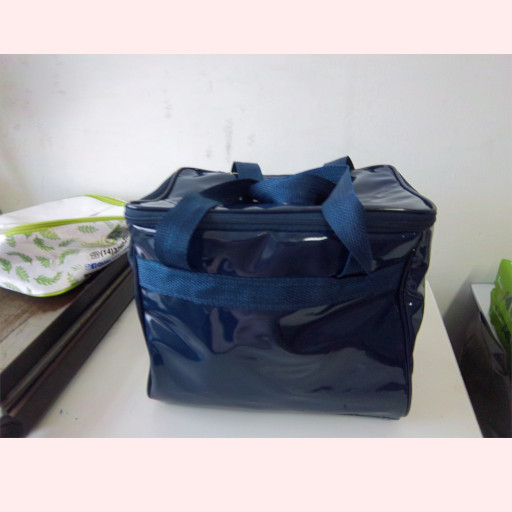 BOLSA TÉRMICA — brinde personalizado da Cátia Brindes