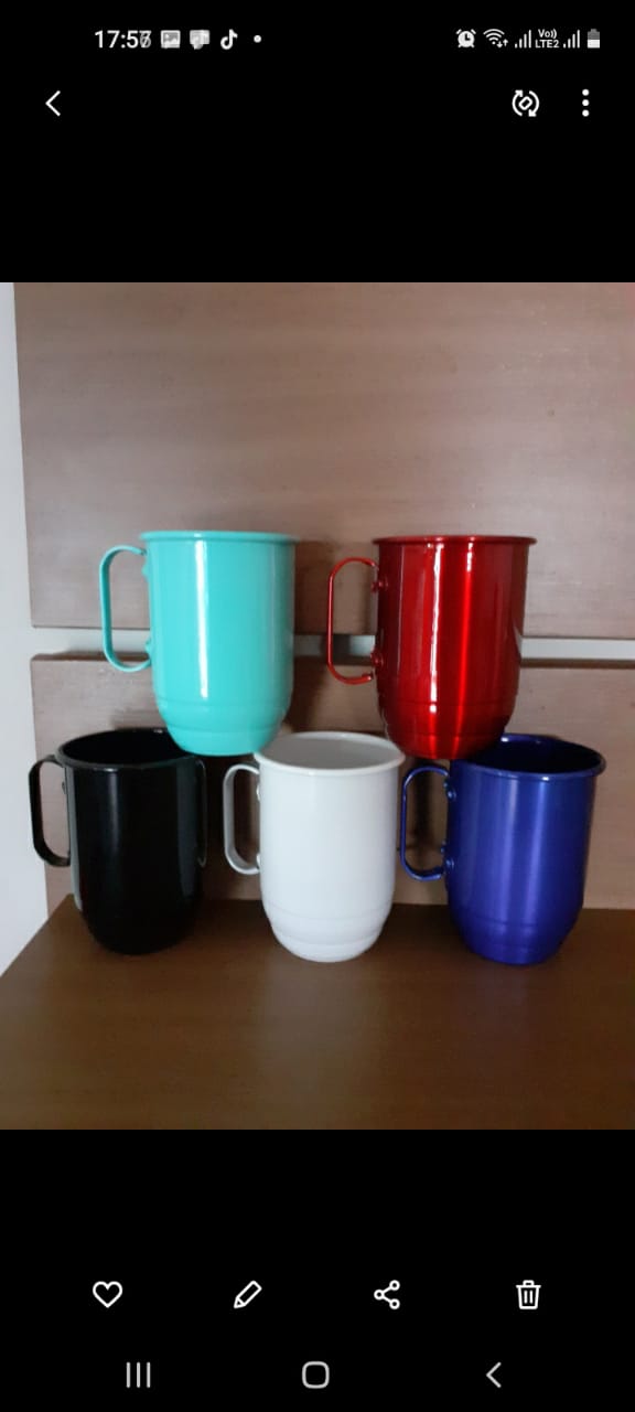 Caneca de Metal — brinde personalizado da Cátia Brindes