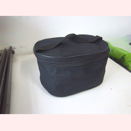 NECESSAIRE MAQUIAGEM — brinde personalizado da Cátia Brindes
